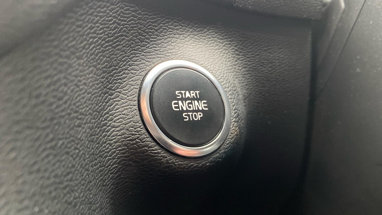 Used Volvo XC40 for sale - 78215154: Photo 25