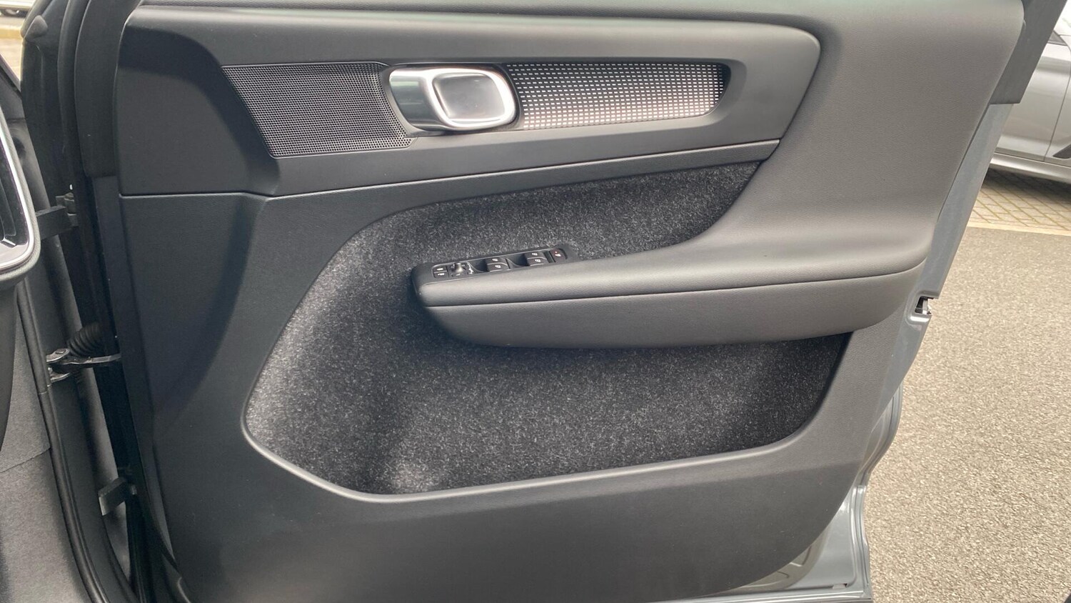 Used Volvo XC40 for sale - 78215154: Photo 27