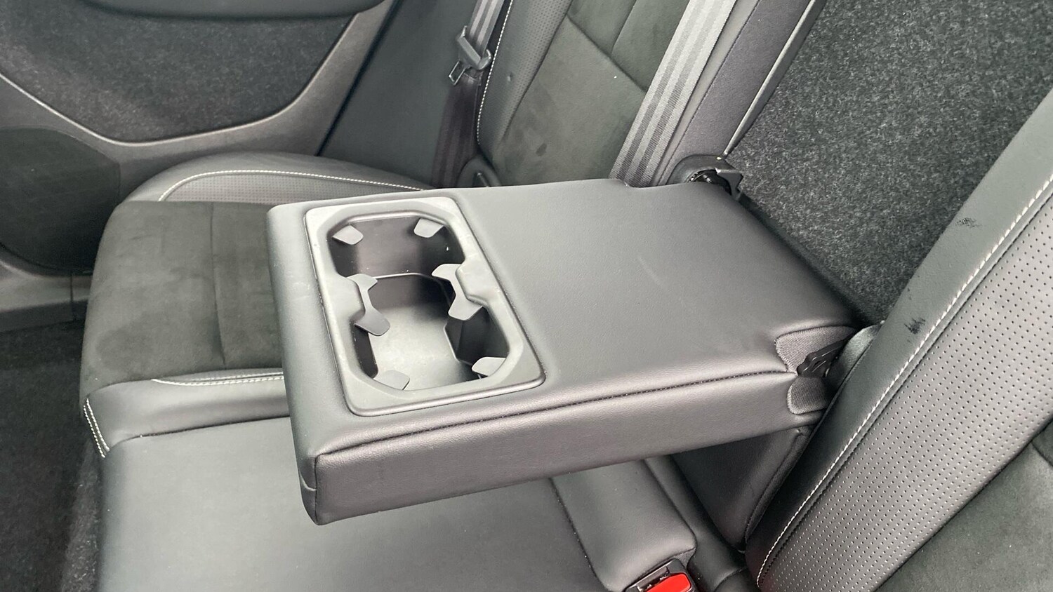 Used Volvo XC40 for sale - 78215154: Photo 29