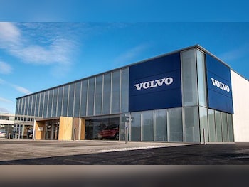 Used Volvo XC40 2023 for sale - 75635150: Photo