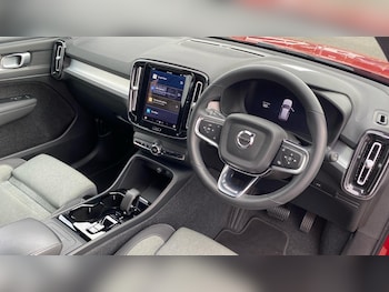 Used Volvo XC40 2023 for sale - 75635150: Photo