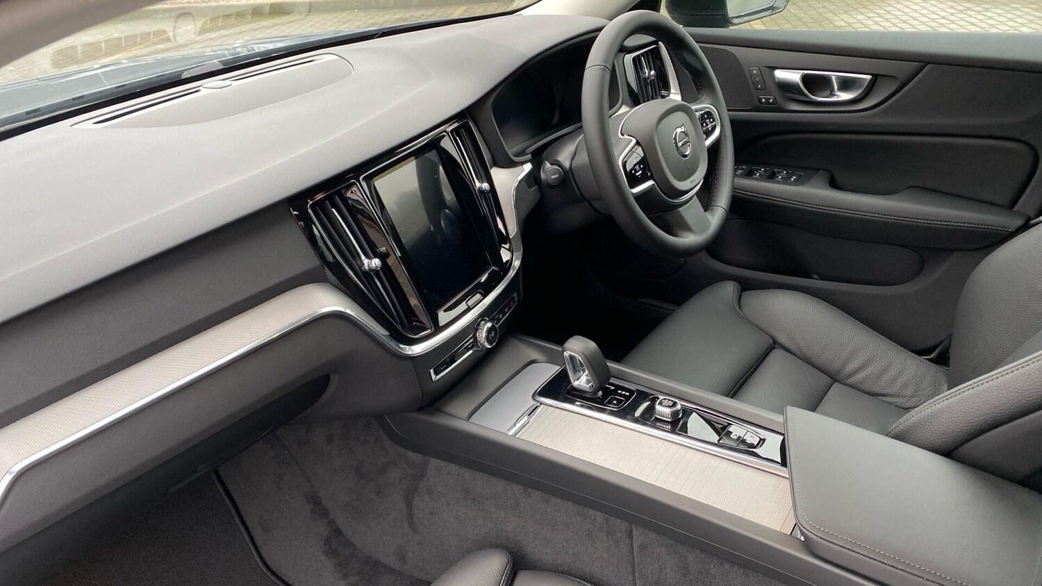 Used Volvo V60 2025 for sale - 77425180: Photo 12