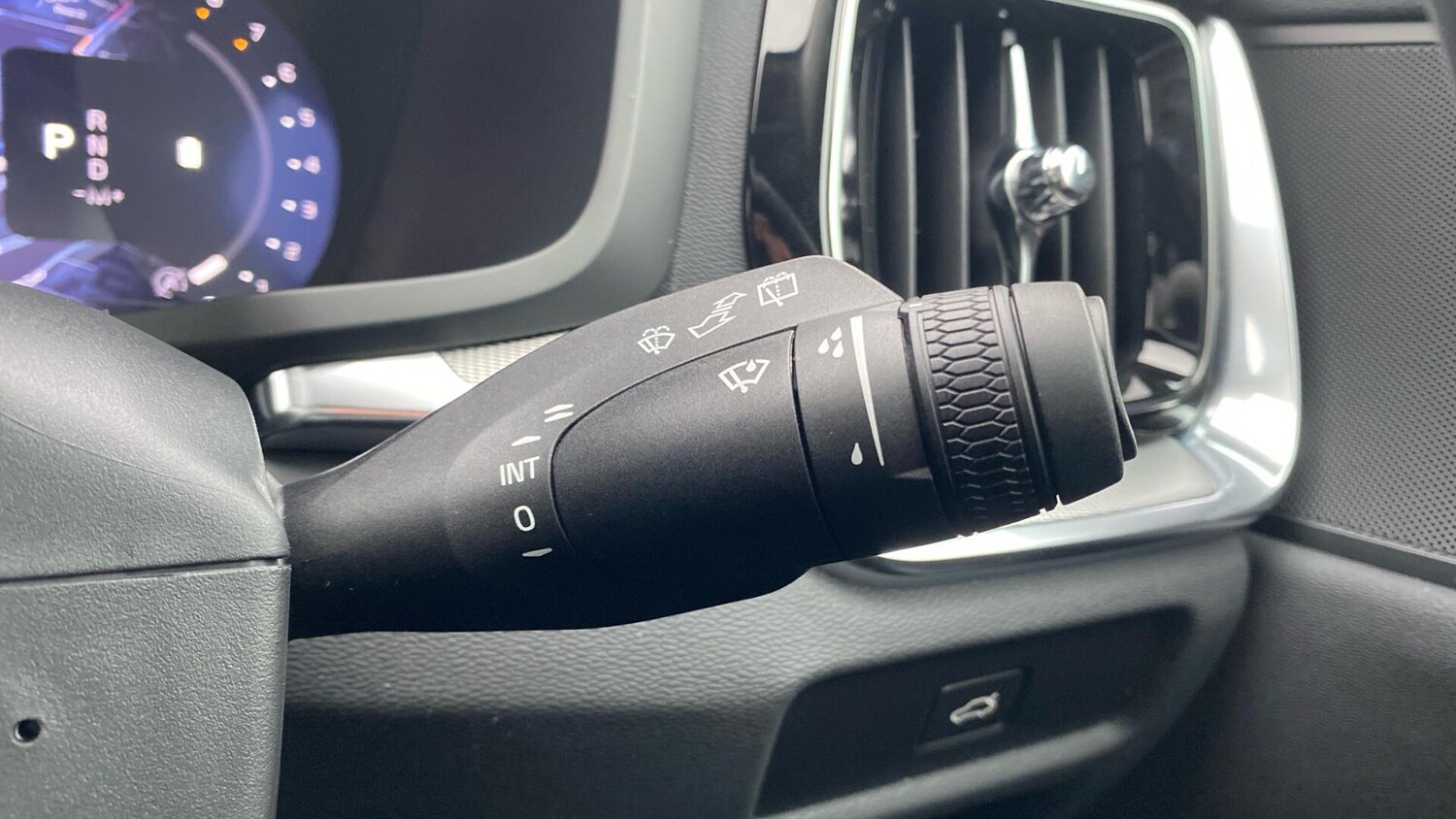 Used Volvo V60 2025 for sale - 77425180: Photo 18