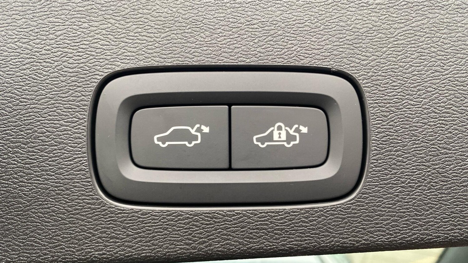 Used Volvo V60 2025 for sale - 77425180: Photo 24