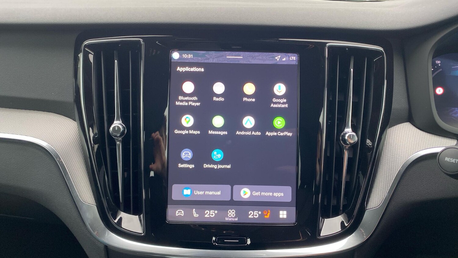 Used Volvo V60 2025 for sale - 77425180: Photo 31