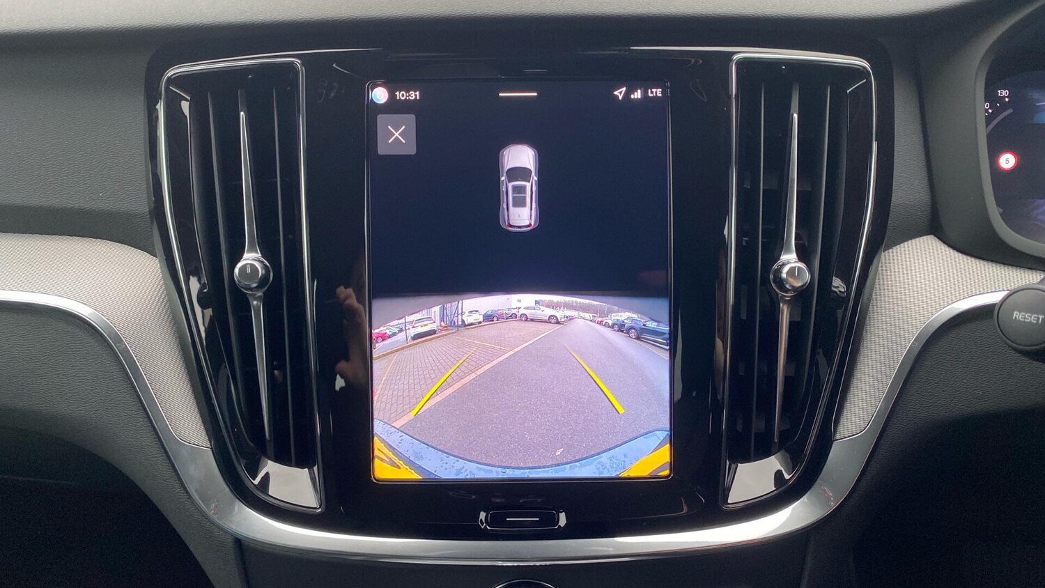 Used Volvo V60 2025 for sale - 77425180: Photo 33