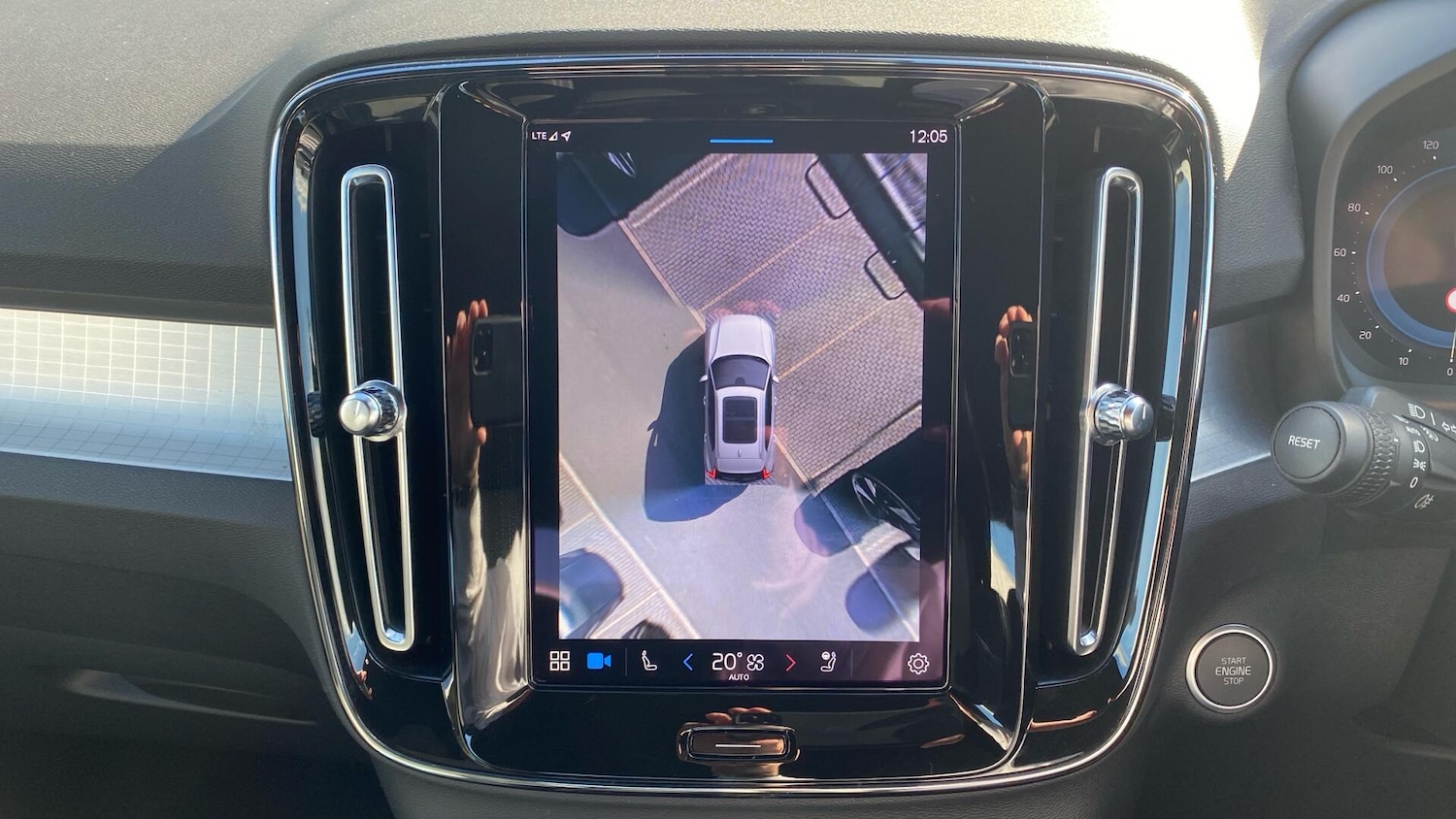 Used Volvo XC40 2023 for sale - 76137639: Photo 19