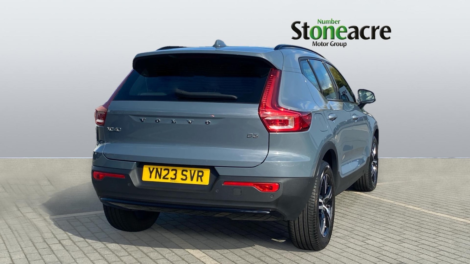 Used Volvo XC40 2023 for sale - 76137639: Photo 2