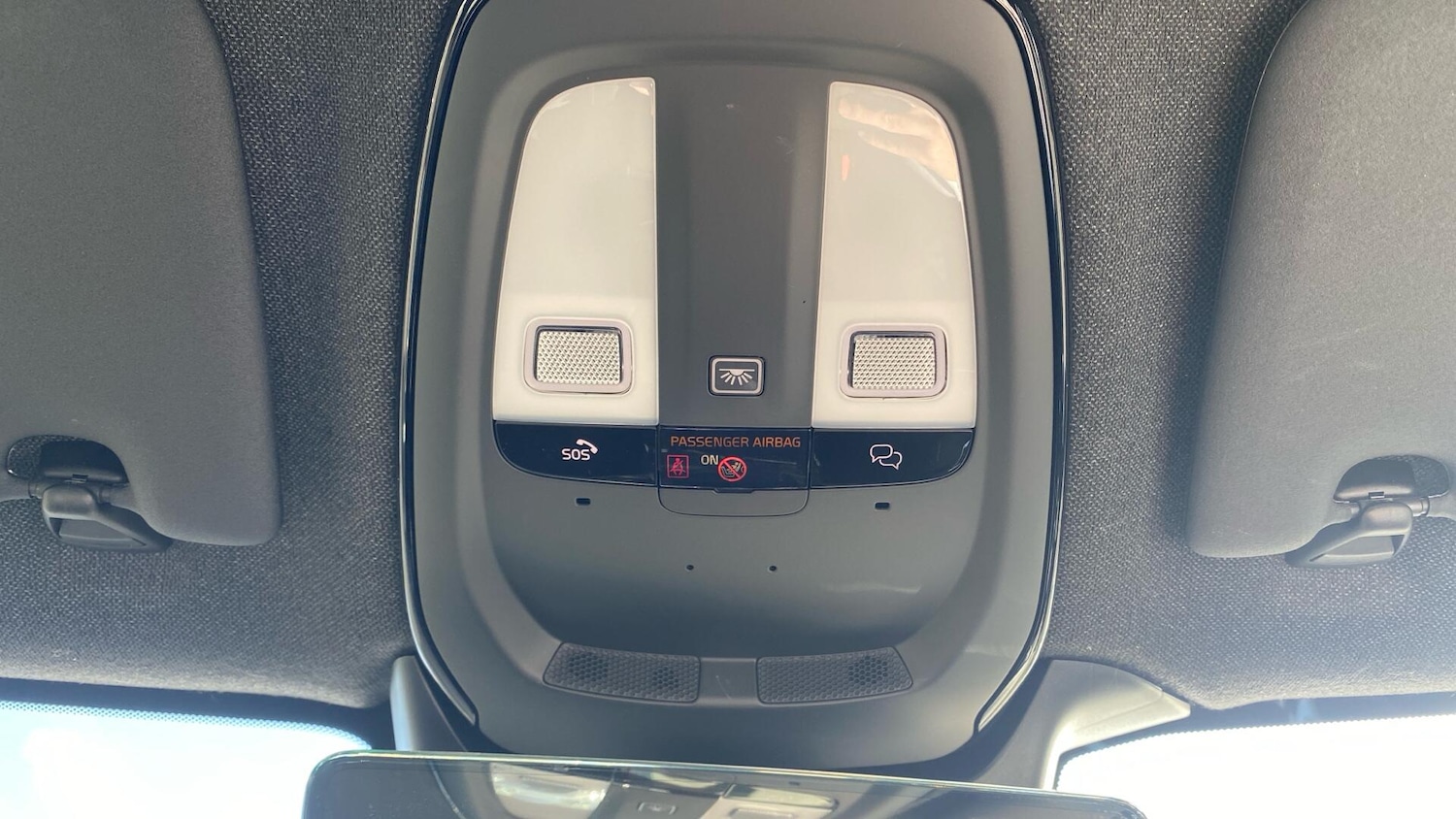 Used Volvo XC40 2023 for sale - 76137639: Photo 28