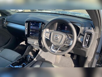 Used Volvo XC40 2023 for sale - 76137639: Photo 4