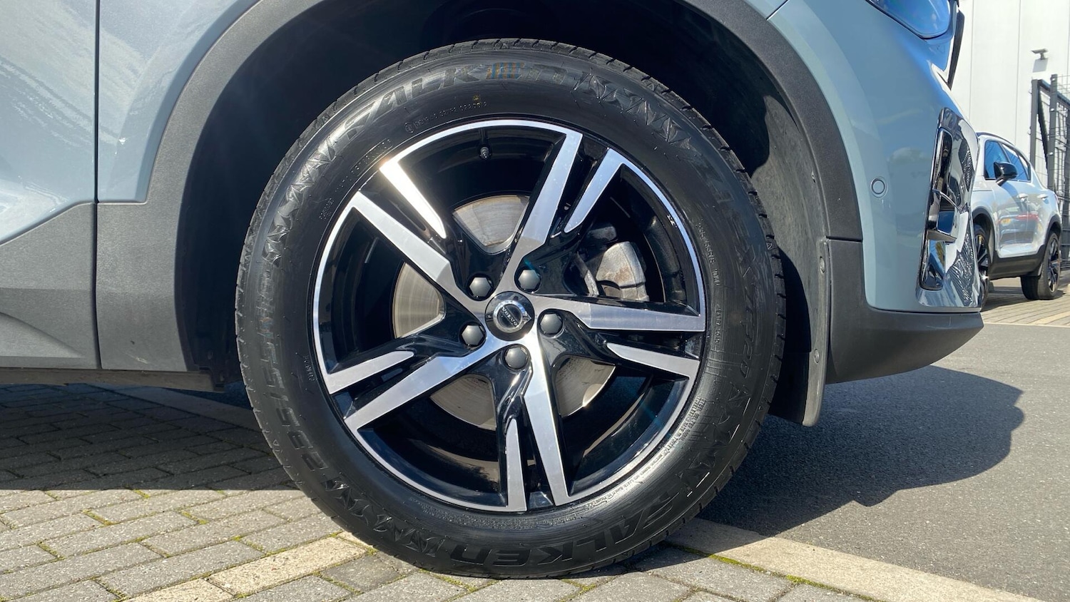 Used Volvo XC40 2023 for sale - 76137639: Photo 9