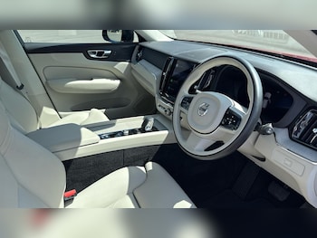 Used Volvo XC60 2023 for sale - 75041361: Photo