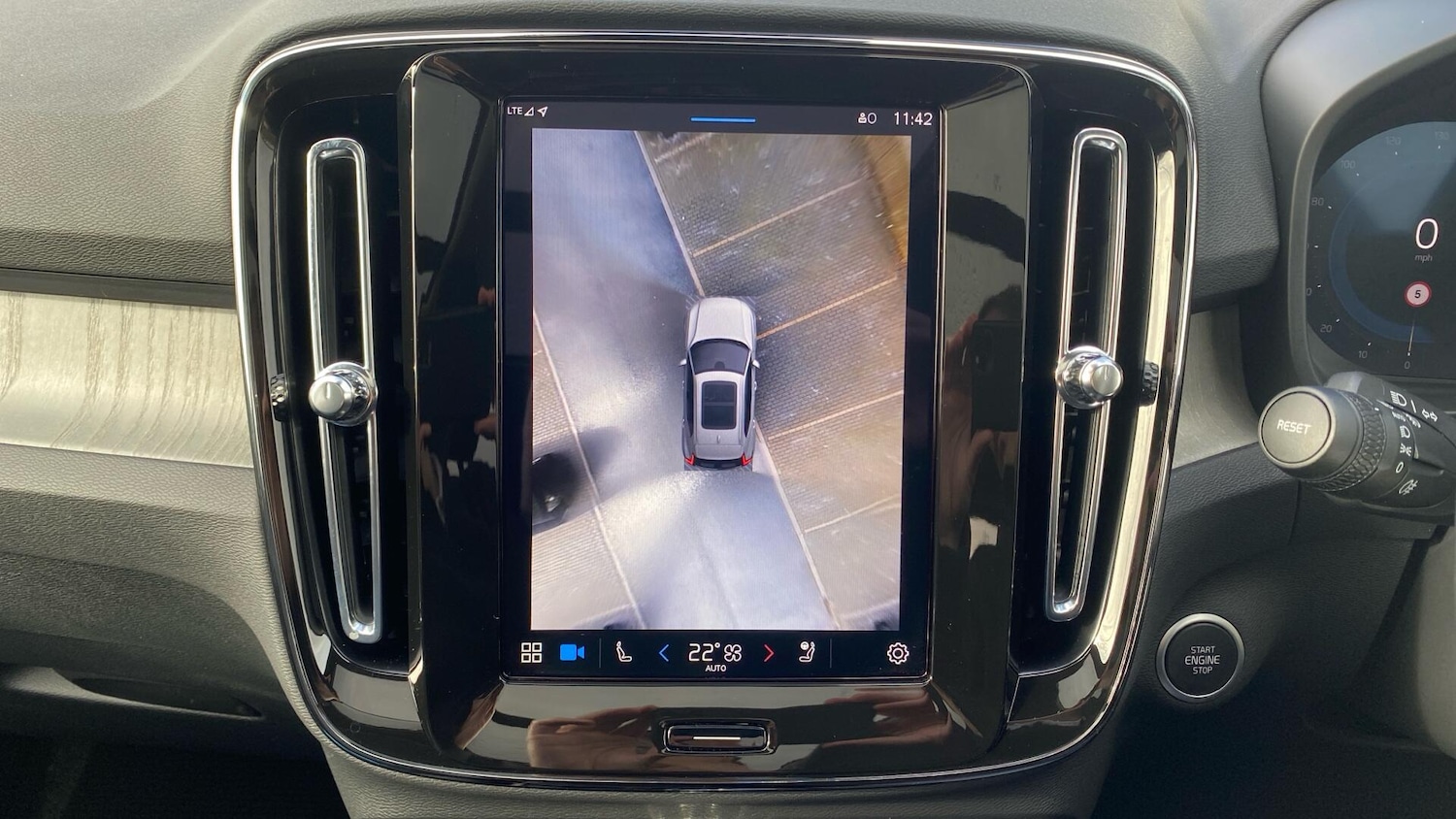 Used Volvo XC40 2024 for sale - 76327102: Photo 20