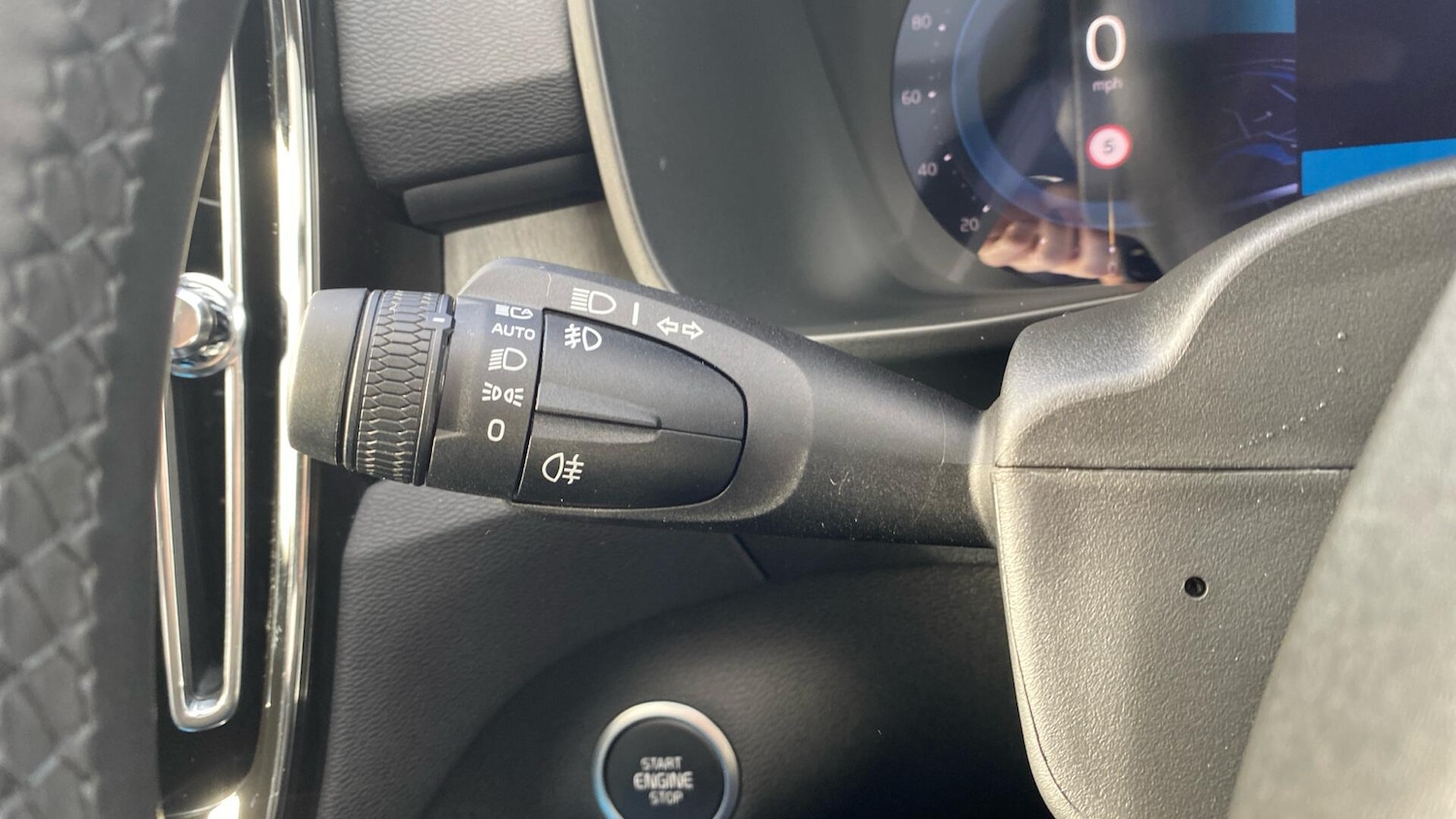 Used Volvo XC40 2024 for sale - 76327102: Photo 21