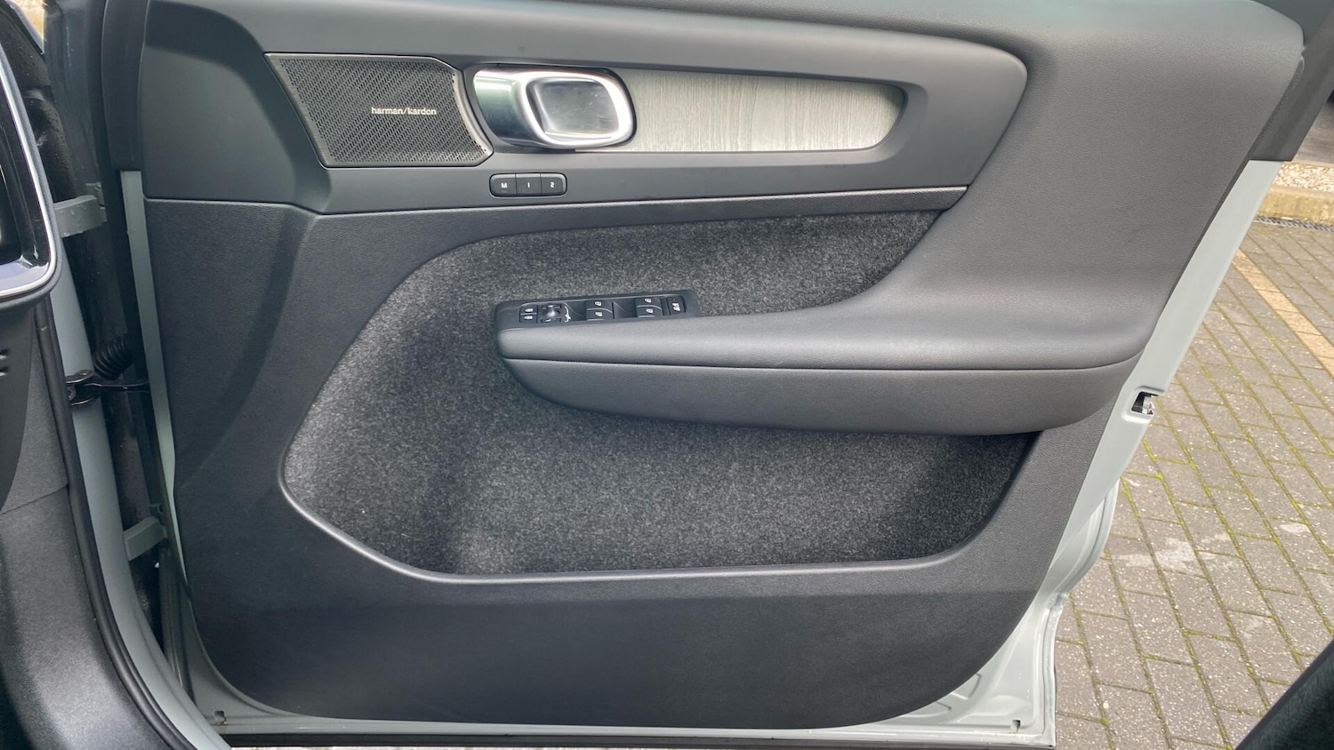 Used Volvo XC40 2024 for sale - 76327102: Photo 30
