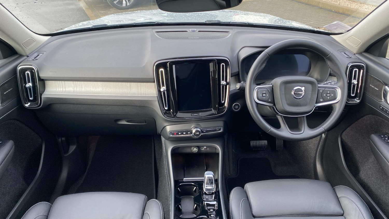 Used Volvo XC40 2024 for sale - 76327102: Photo 6