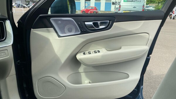 Used Volvo XC60 2024 for sale - 75552539: Photo 27