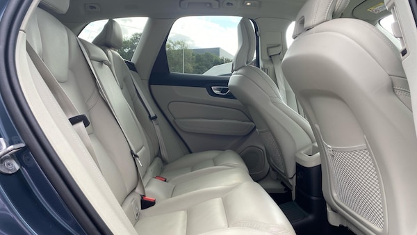 Used Volvo XC60 2024 for sale - 75552539: Photo 6