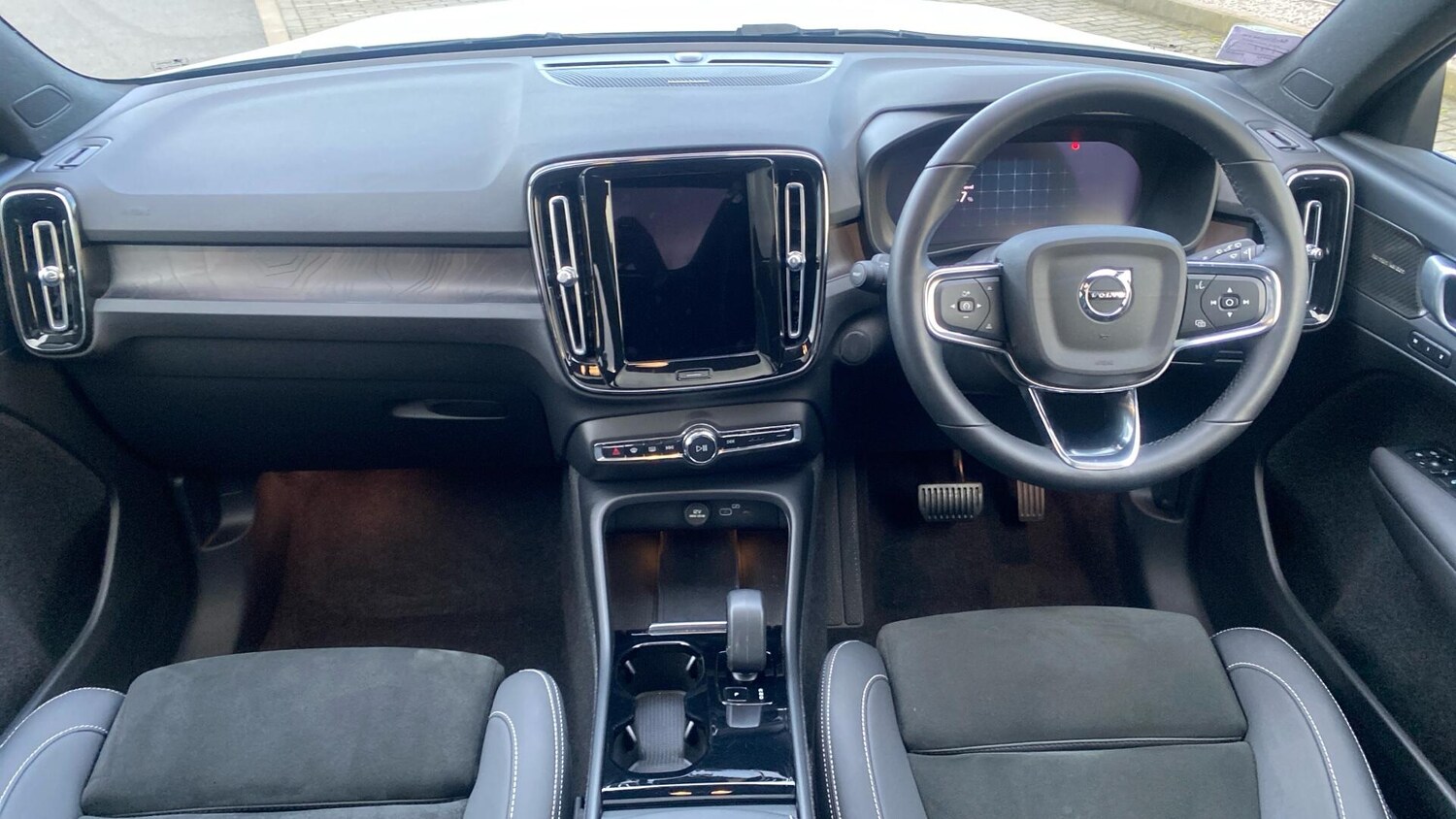 Used Volvo XC40 for sale - 77753352: Photo 10