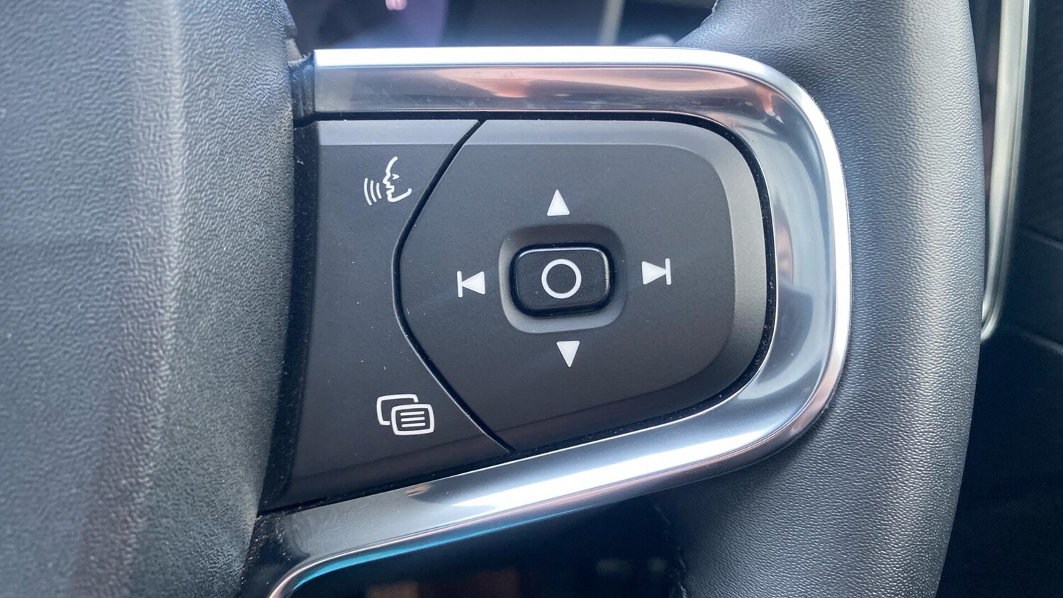 Used Volvo XC40 for sale - 77753352: Photo 18