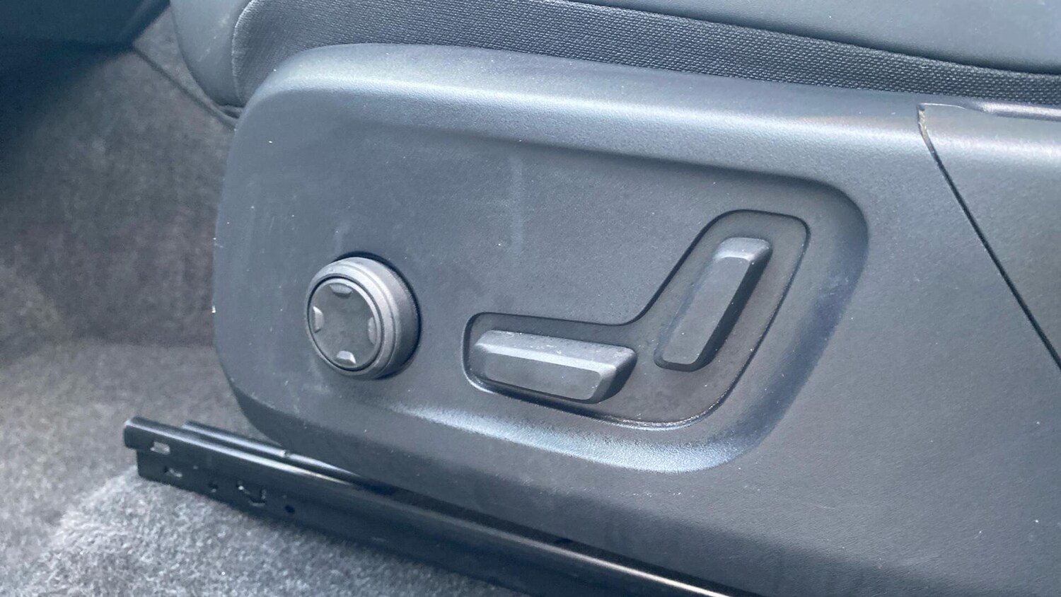 Used Volvo XC40 for sale - 77753352: Photo 23