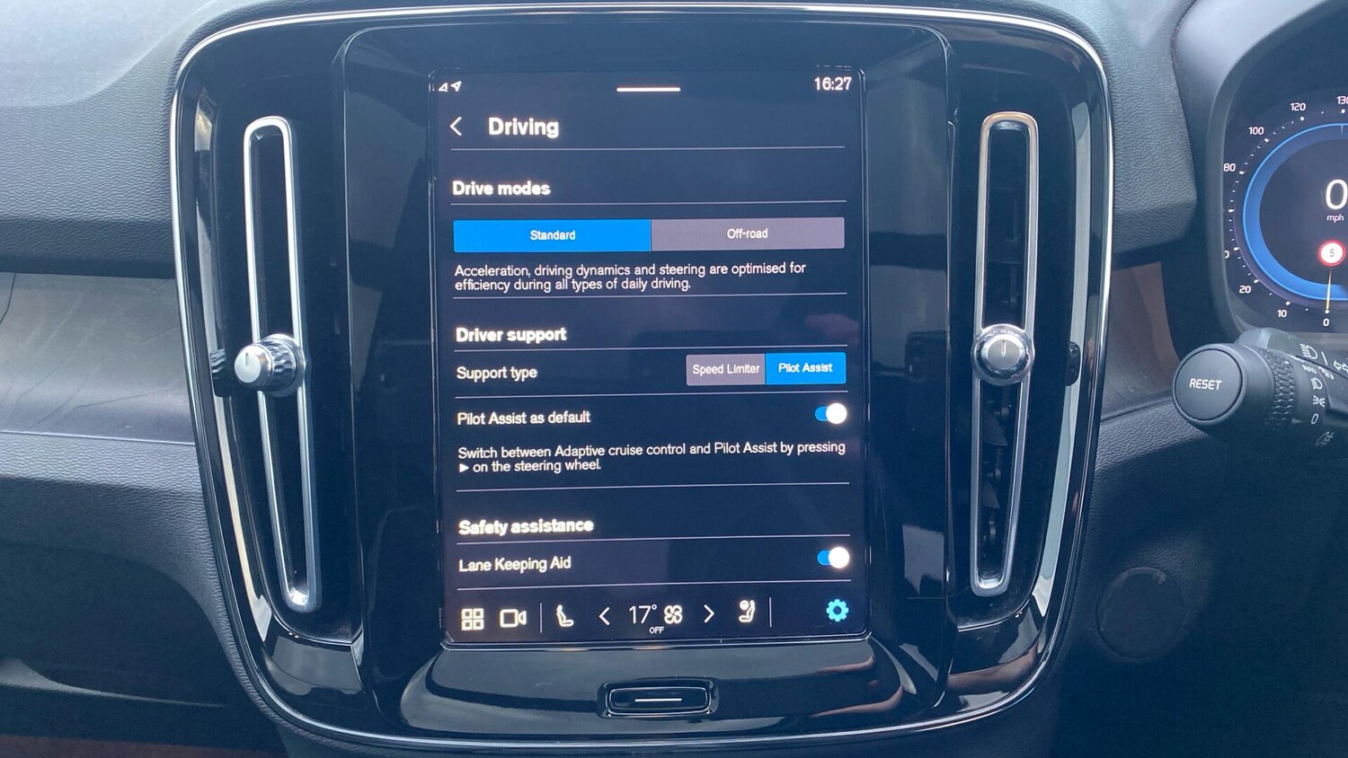 Used Volvo XC40 for sale - 77753352: Photo 27