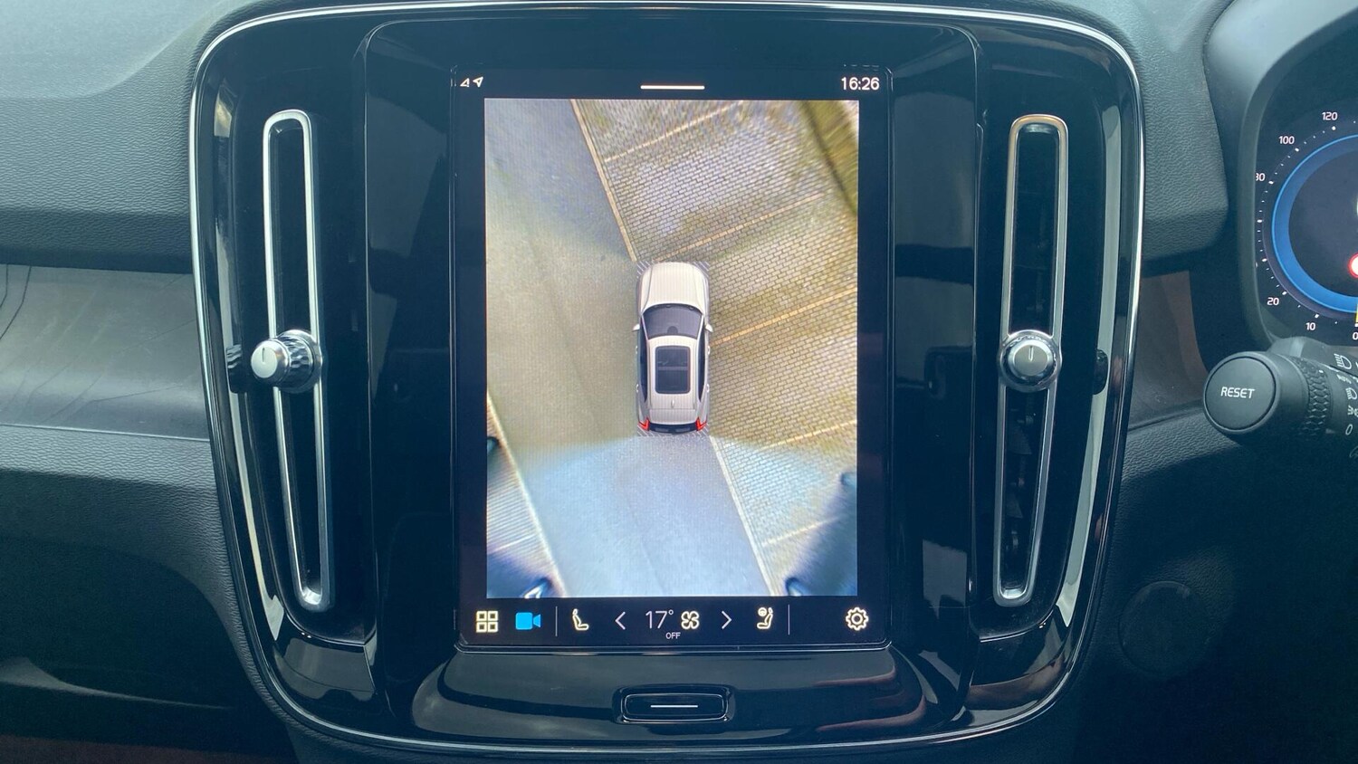 Used Volvo XC40 for sale - 77753352: Photo 31