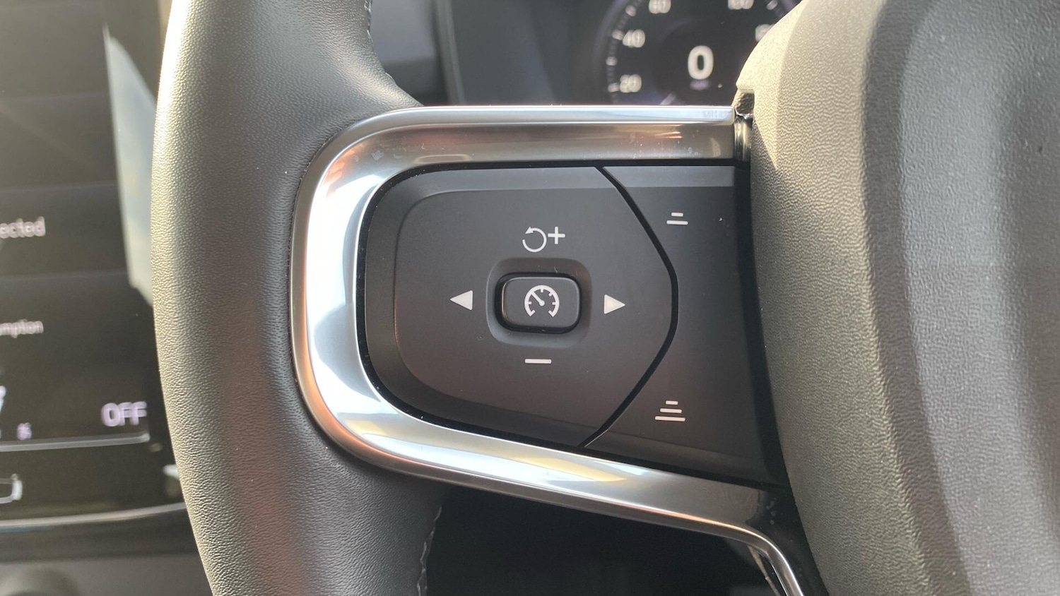 Used Volvo XC40 2022 for sale - 76424638: Photo 22