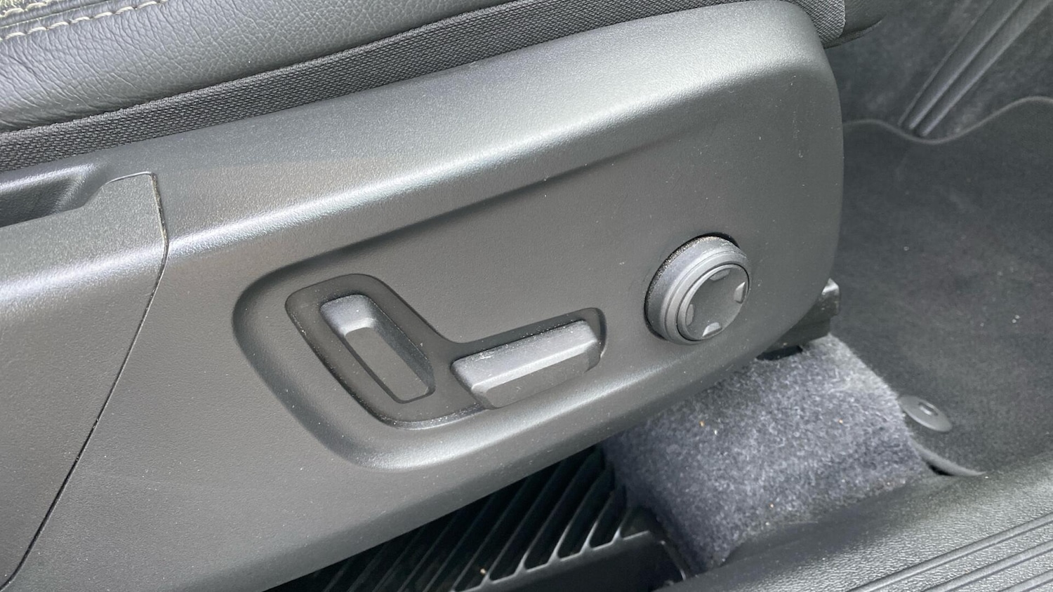 Used Volvo XC40 2022 for sale - 76424638: Photo 31