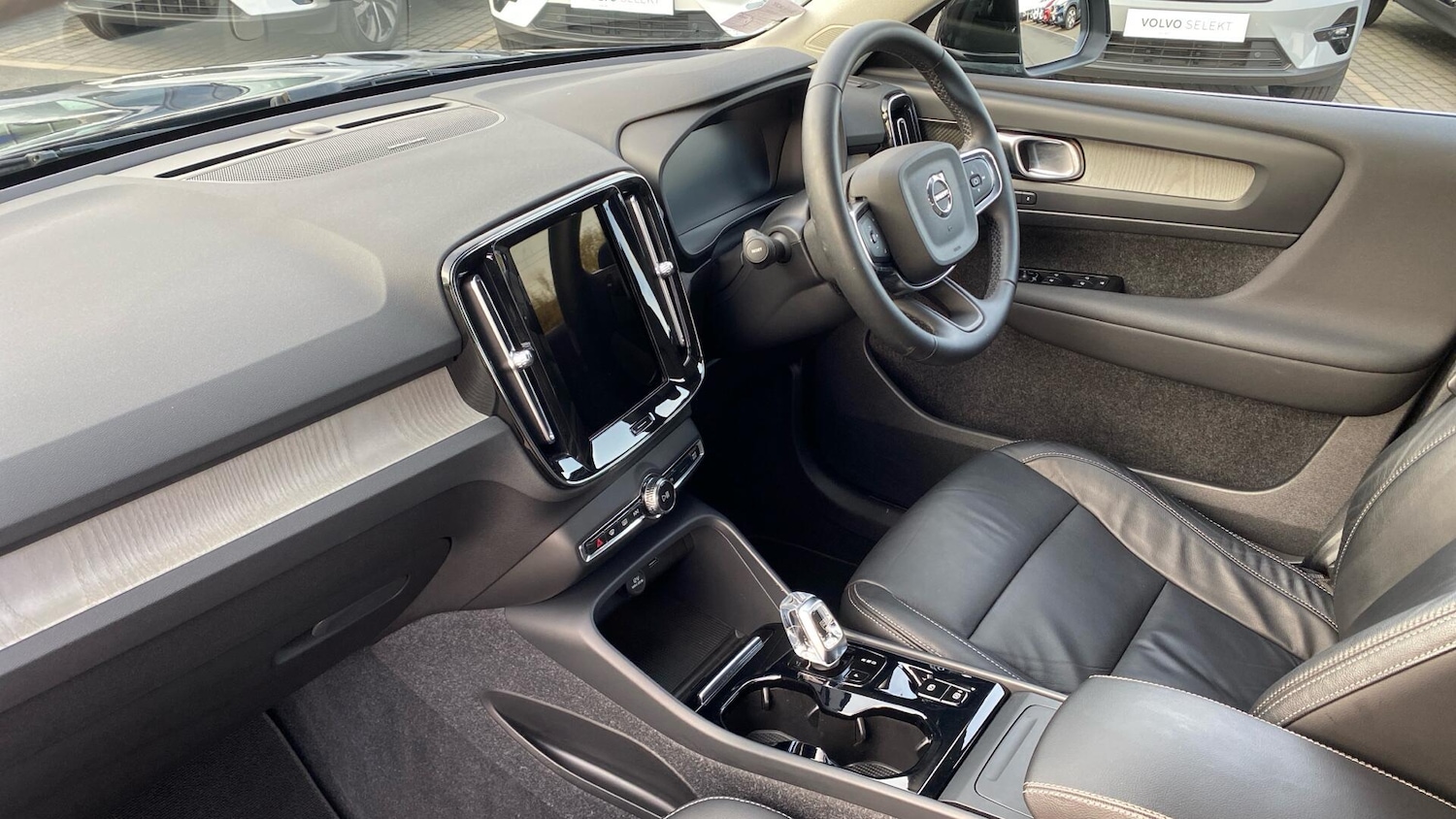 Used Volvo XC40 2022 for sale - 76424638: Photo 38