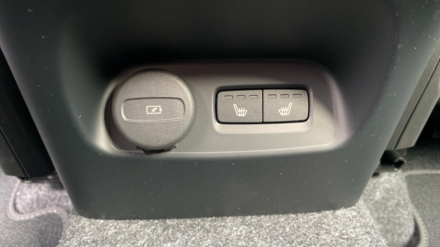 Used Volvo XC40 2026 for sale - 77898241: Photo 14