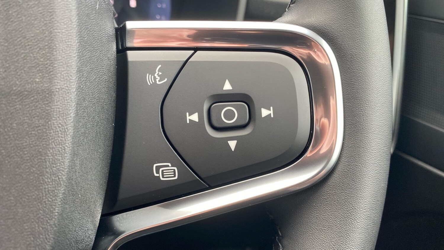 Used Volvo XC40 2026 for sale - 77898241: Photo 17