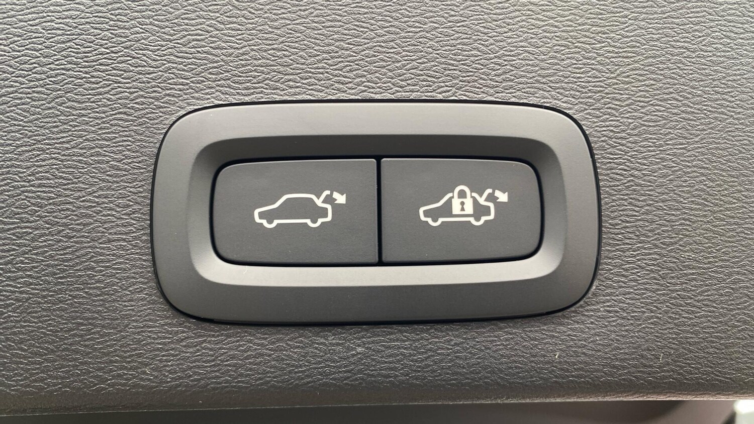 Used Volvo XC40 2026 for sale - 77898241: Photo 26