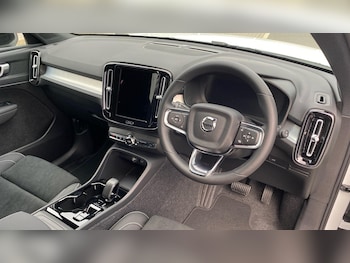 Used Volvo XC40 2026 for sale - 77898241: Photo