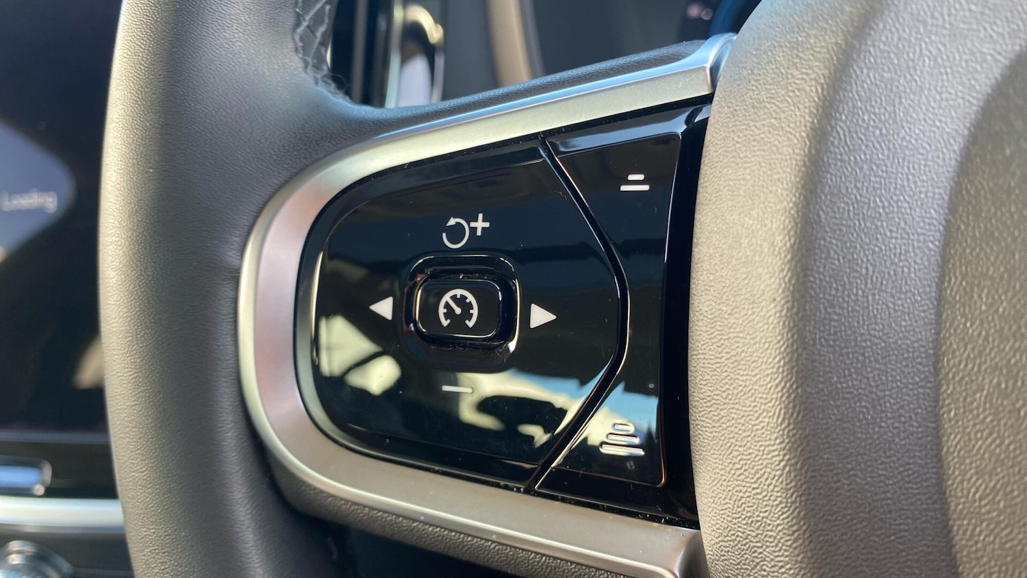 Used Volvo S60 2023 for sale - 77940359: Photo 17