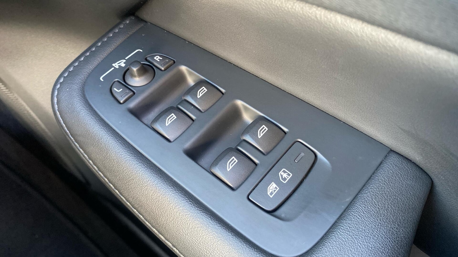 Used Volvo S60 2023 for sale - 77940359: Photo 20