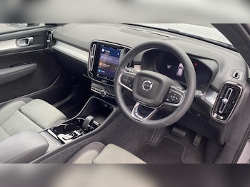 Used Volvo XC40 2023 for sale - 75991157: Photo