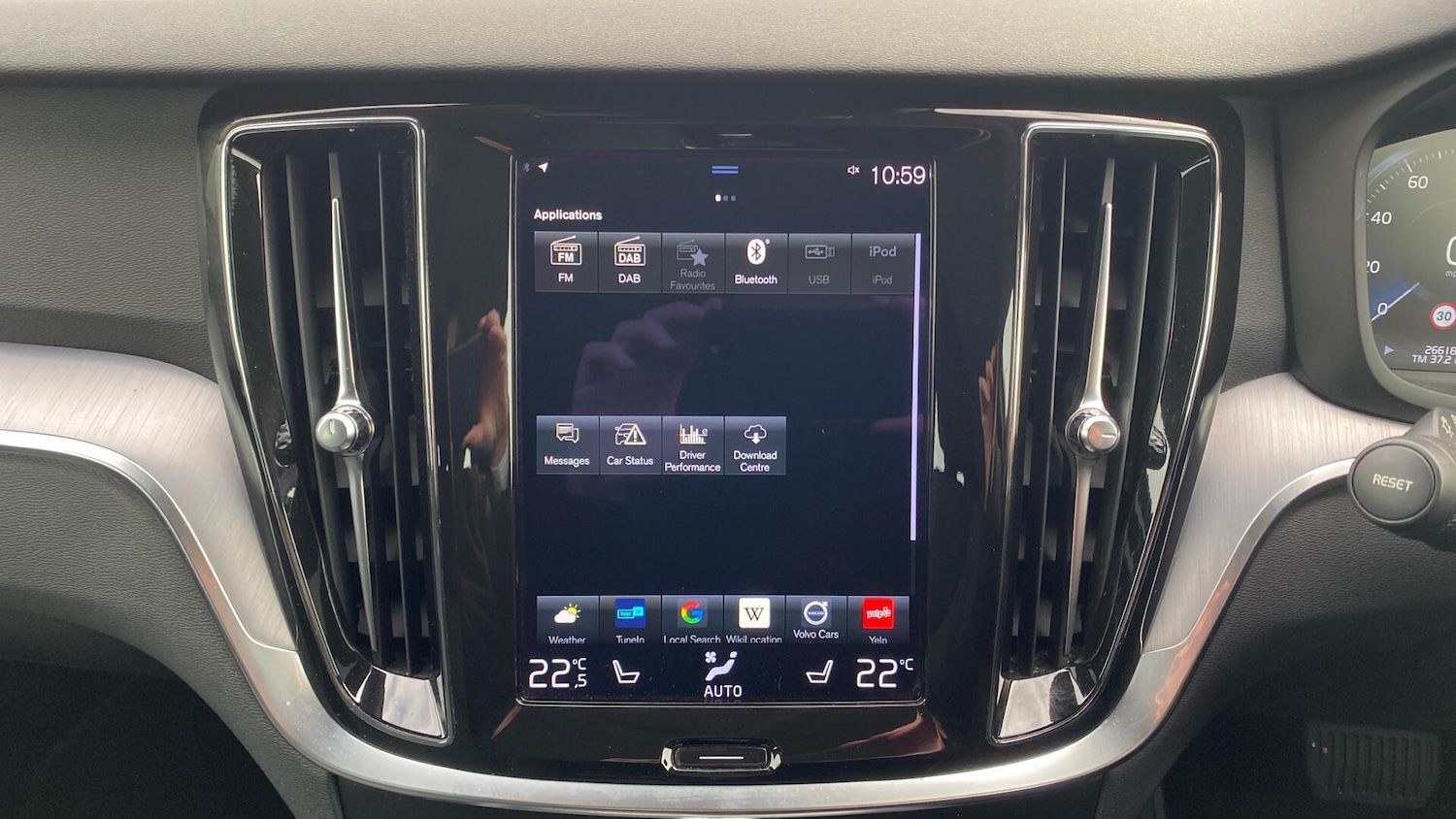 Used Volvo V60 2022 for sale - 76370987: Photo 16