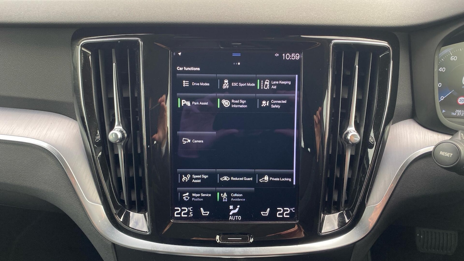 Used Volvo V60 2022 for sale - 76370987: Photo 17