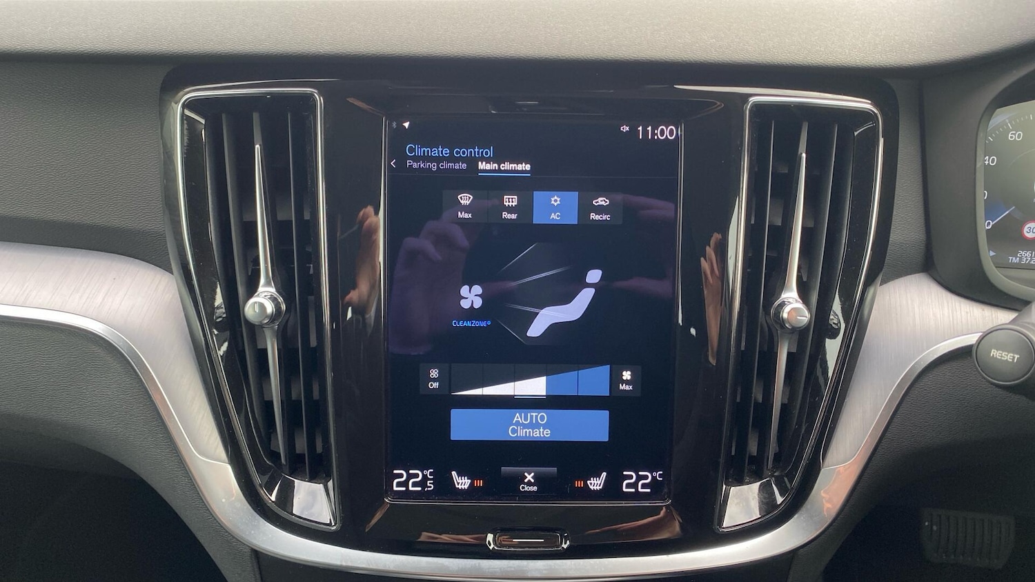 Used Volvo V60 2022 for sale - 76370987: Photo 18