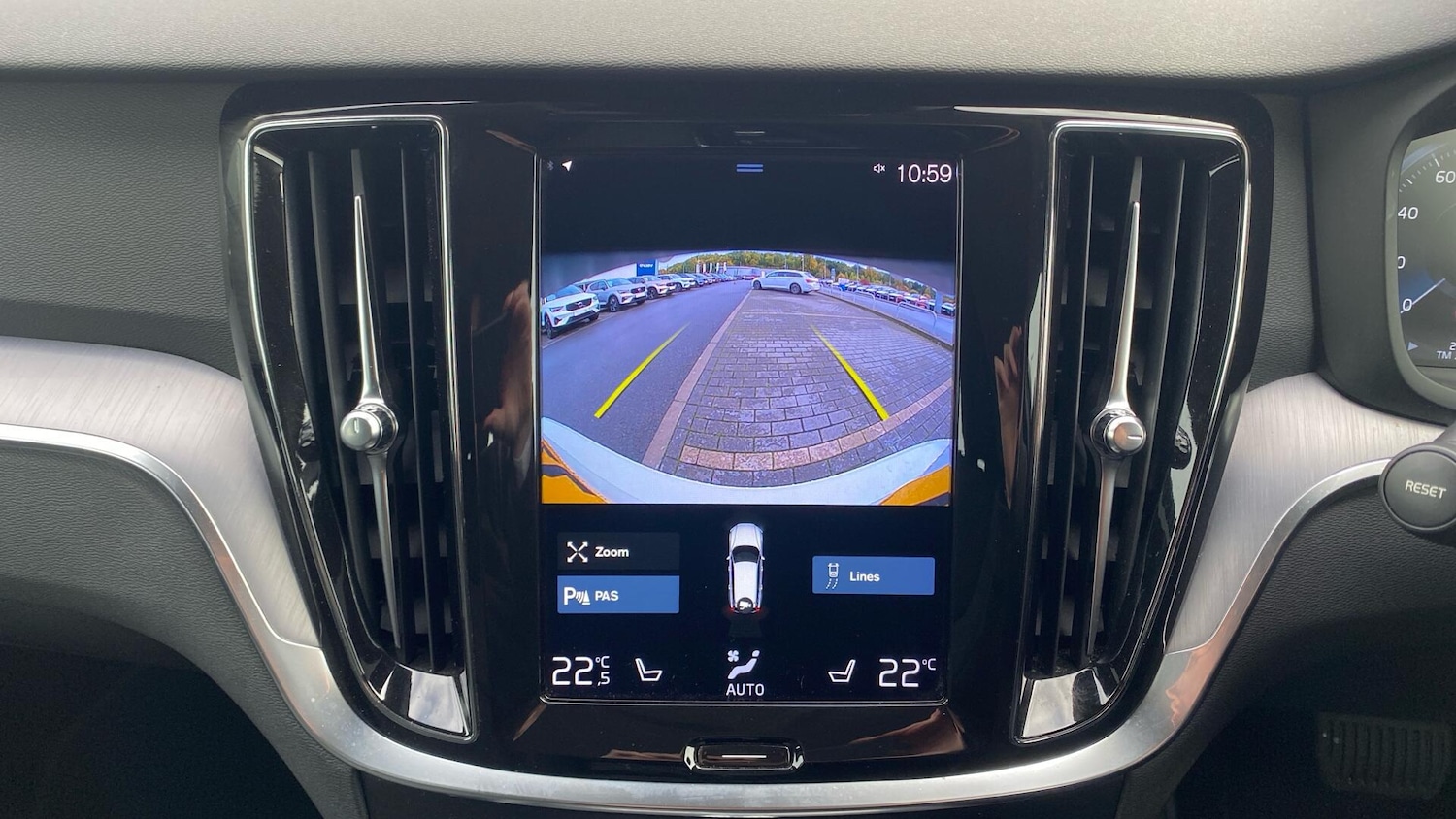 Used Volvo V60 2022 for sale - 76370987: Photo 20