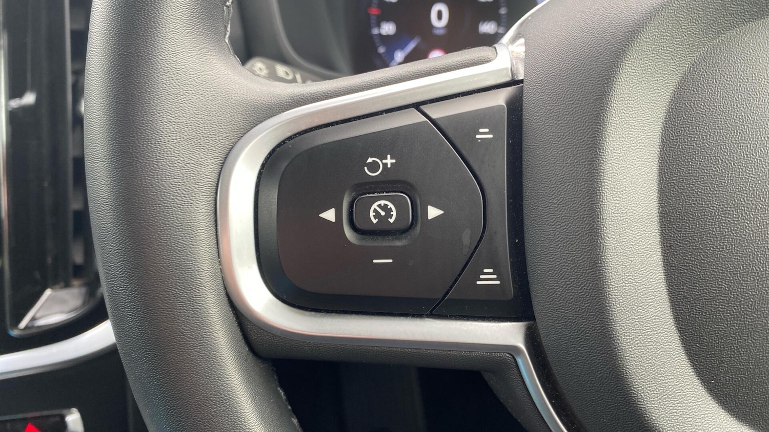 Used Volvo V60 2022 for sale - 76370987: Photo 22