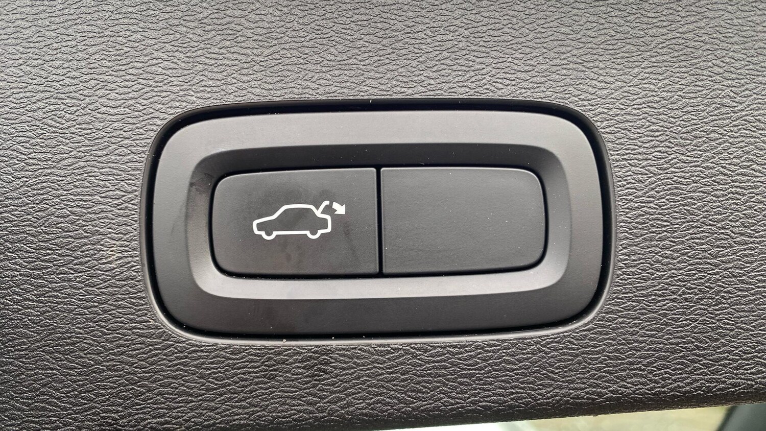 Used Volvo V60 2022 for sale - 76370987: Photo 32