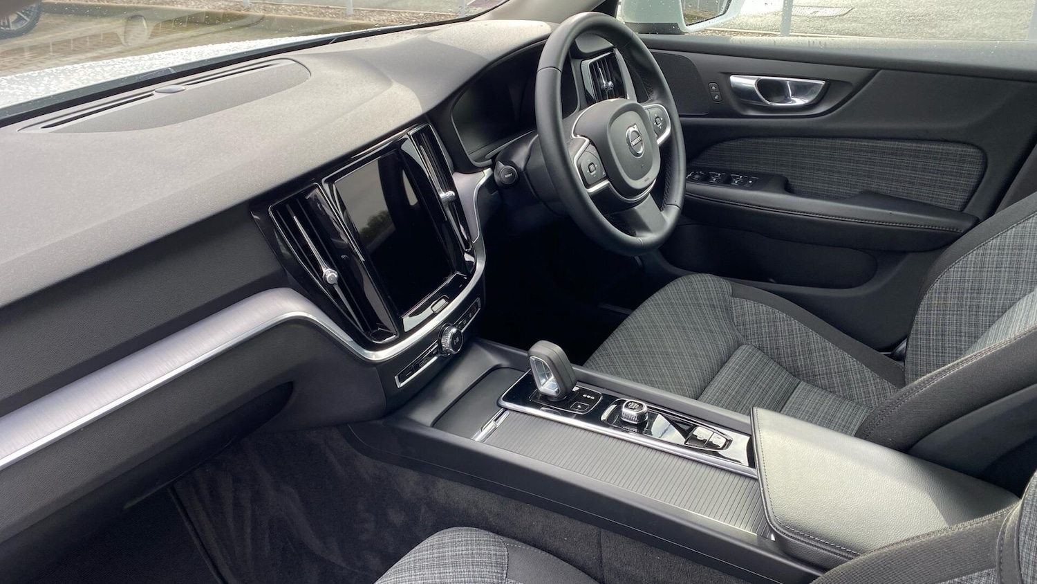 Used Volvo V60 2022 for sale - 76370987: Photo 36