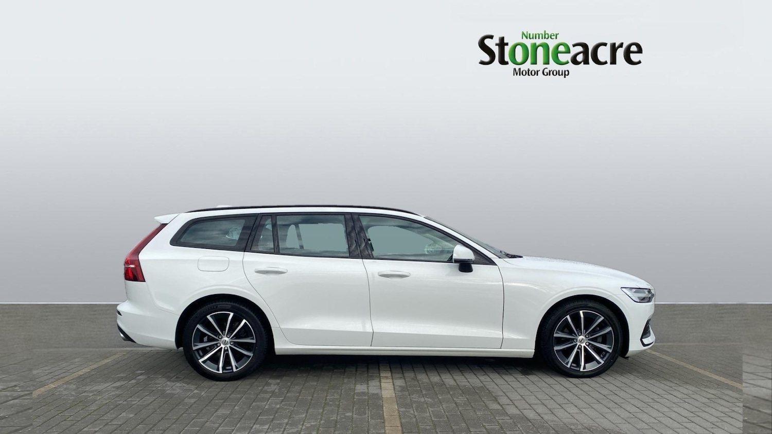 Used Volvo V60 2022 for sale - 76370987: Photo 4