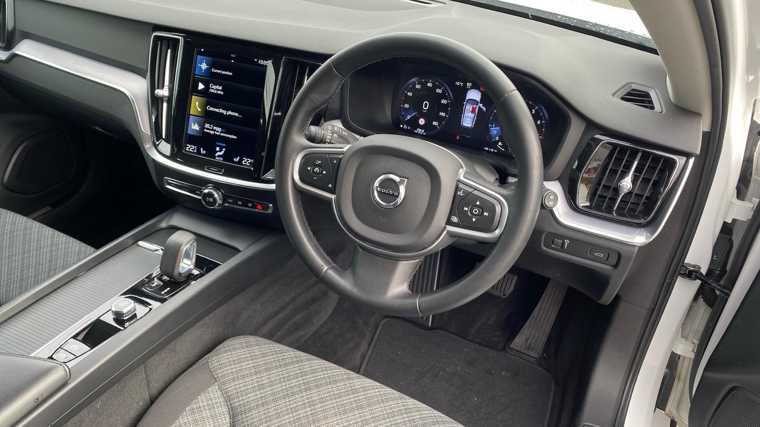 Used Volvo V60 2022 for sale - 76370987: Photo 5