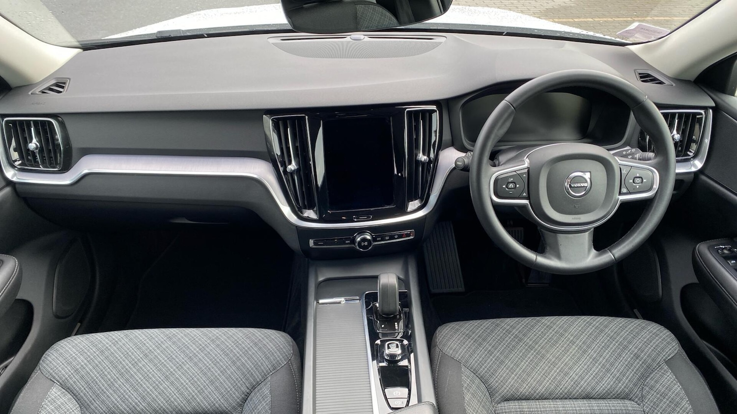 Used Volvo V60 2022 for sale - 76370987: Photo 6