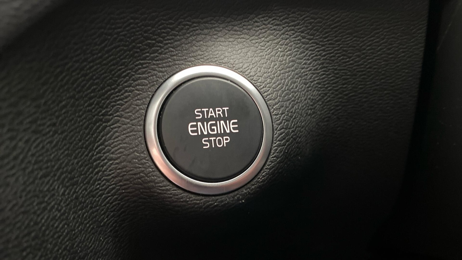 Used Volvo XC40 2024 for sale - 76855861: Photo 22