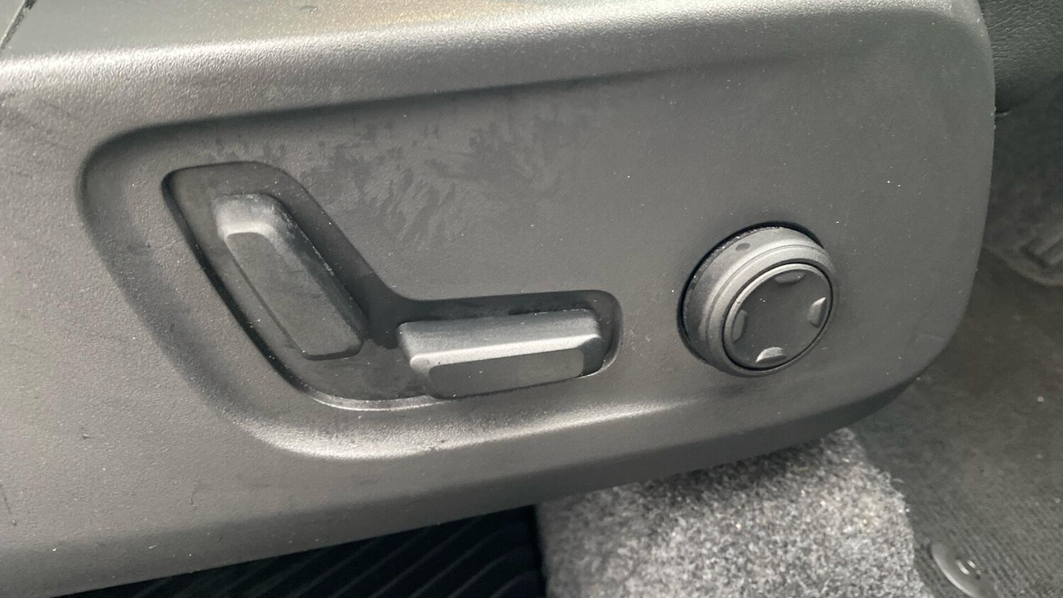 Used Volvo XC40 2024 for sale - 76855861: Photo 24