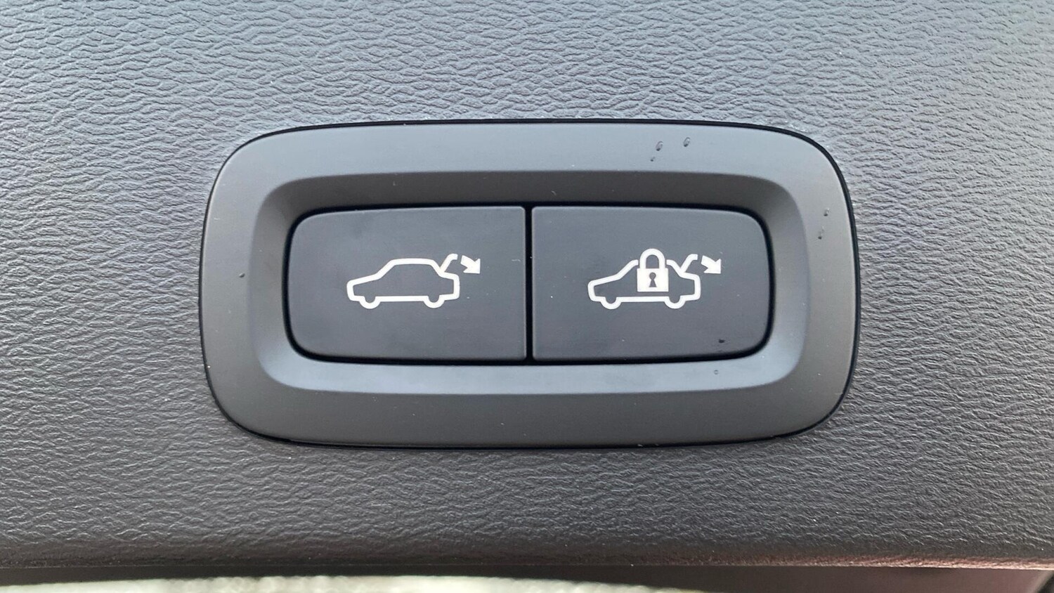 Used Volvo XC40 2024 for sale - 76855861: Photo 25